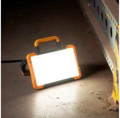 LED-Arbeitsleuchte, Flackerfrei, 3200 Lm, 5000 K, IP54, Diffusor, Netzsteckdose, Baustellentauglich 7 LED-Arbeitsleuchte, Flackerfrei, 3200 Lm, 5000 K, IP54, Diffusor, Netzsteckdose, Baustellentauglich -Lager und Betriebslager led arbeitsleuchte flackerfrei 3200 lm 5000 k ip54 diffusor netzsteckdose baustellentauglich img WS 301765 B