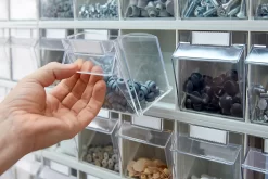 Magazinschrank, Volumen 635 L, 204 Herausnehmb. Klappkästen M. Griffmulde, B 1270 X T 250 X H 2000 Mm, L.grau/transparent -Lager und Betriebslager magazinschrank volumen 635 l 204 herausnehmb klappkaesten m griffmulde b 1270 x t 250 x h 2000 mm l grau transparent img SI 463866 A A6