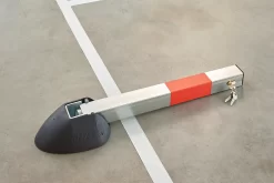 Mottez Parkplatzabsperrung, Mit Sockel, Europ. Zylinderschloss, H 600 X B 50 Mm, Verzink. Stahlrohr -Lager und Betriebslager mottez parkplatzabsperrung mit sockel europ zylinderschloss h 600 x b 50 mm verzink stahlrohr img SI 125700 E cut